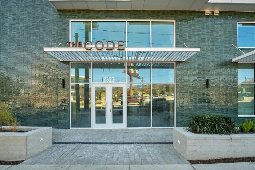 More Photos Of 2323 S Lamar Blvd, Austin Apartments For Lease