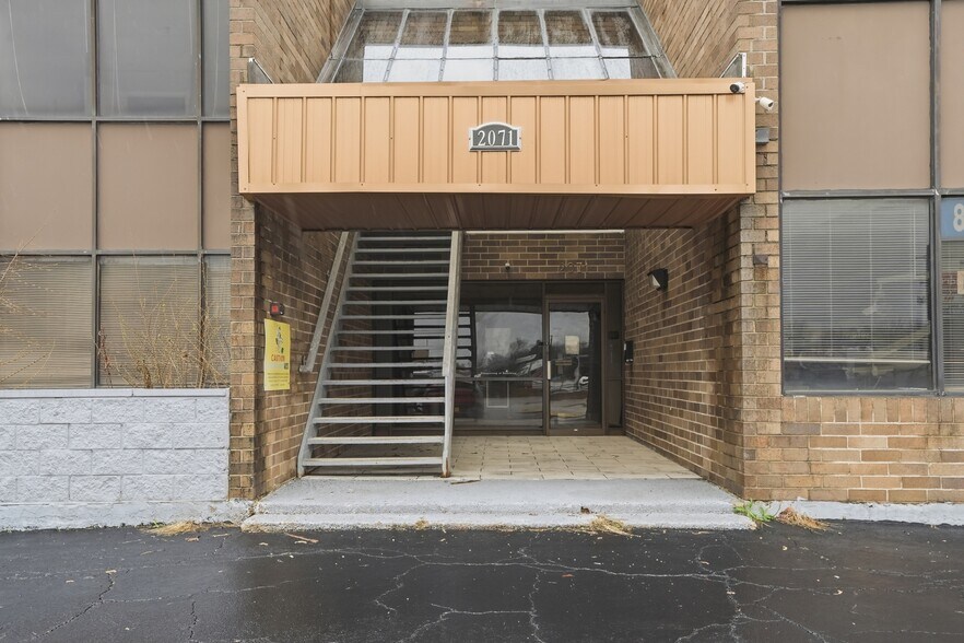 More Photos Of 2071 Irving Park Rd, Hanover Park Medical For Sale