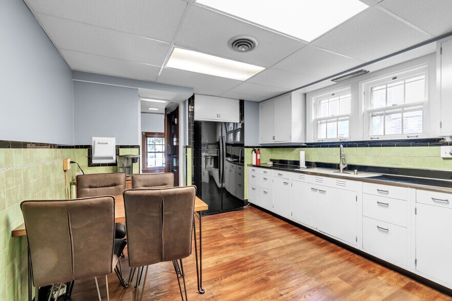 More Photos Of 2740 Main St, Buffalo Office Residential For Sale