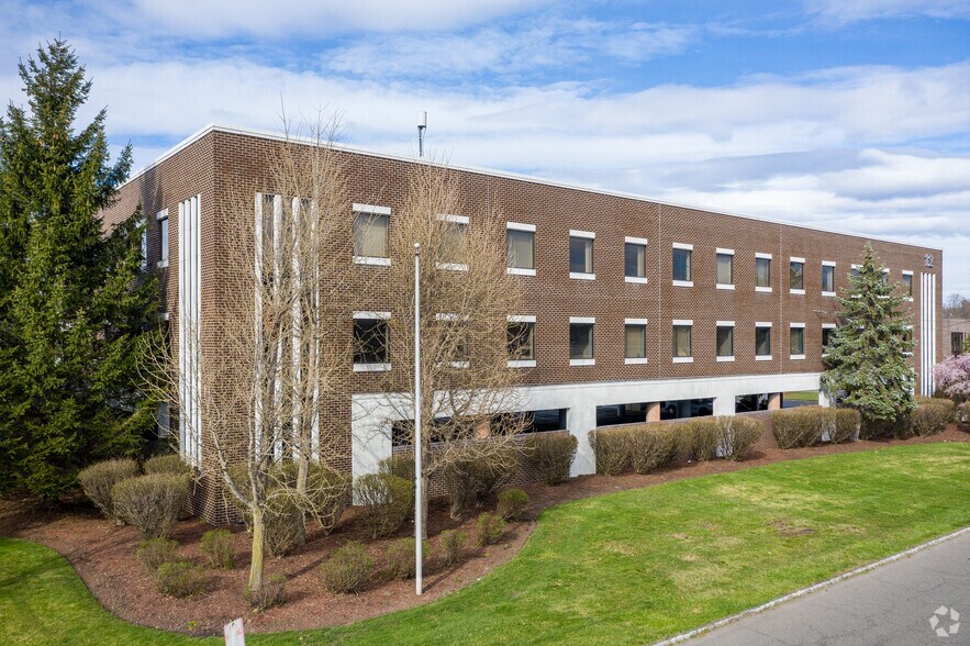 More Photos Of 12 Daniel Rd, Fairfield Office For Lease