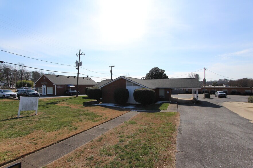 More Photos Of 1243 Ebenezer Rd, Rock Hill Medical For Lease