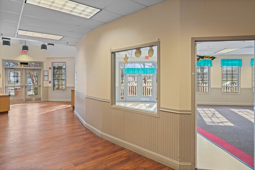 More Photos Of 42851 Smallwood Ter, Chantilly Daycare Center For Sale