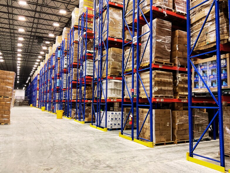 More Photos Of 200 S Pemberton Rd, Pemberton Distribution For Lease