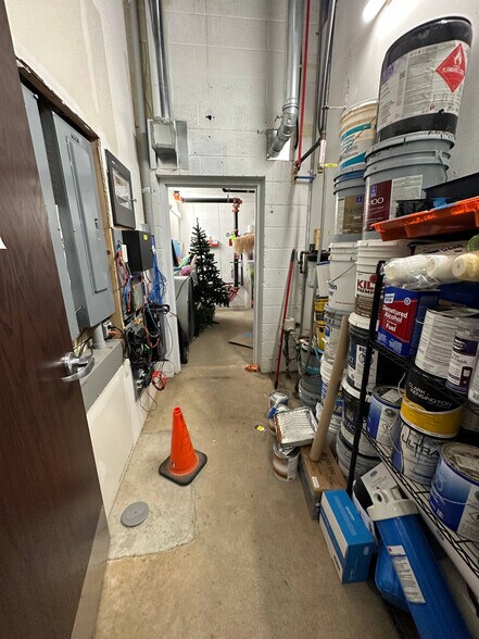 More Photos Of 1250 4th Ave NW, Minot Storefront For Lease