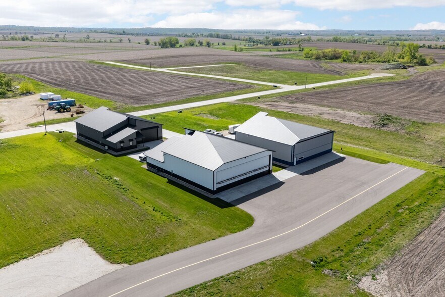 More Photos Of 530 Aircom Dr, Marion Airplane Hangar For Sale