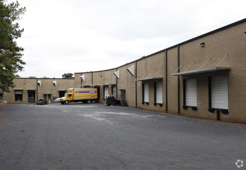 More Photos Of 4365-4421 Commerce Cir SW, Atlanta Distribution For Lease