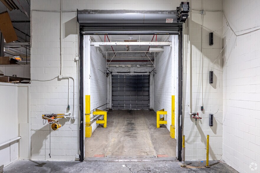 More Photos Of 1 Passaic St, Wood-Ridge Warehouse For Lease