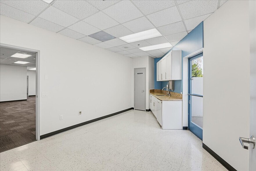 More Photos Of 12 Mauchly, Irvine Office Residential For Sale