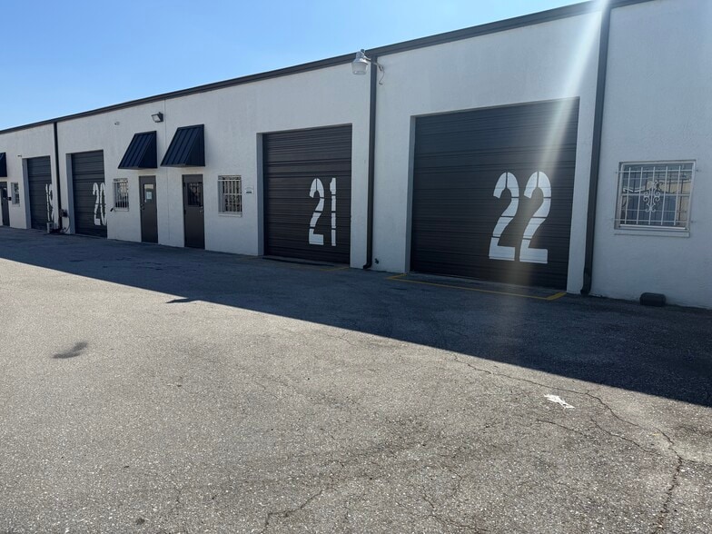 More Photos Of 2020 S Combee Rd, Lakeland Warehouse For Lease