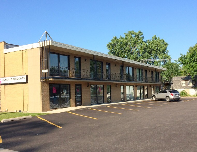 More Photos Of 1032 S La Grange Rd, La Grange Office For Lease