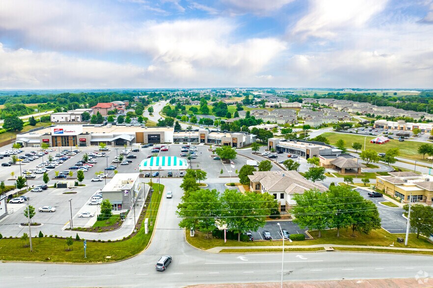 More Photos Of 831 NE Woods Chapel Rd, Lee's Summit Office For Lease