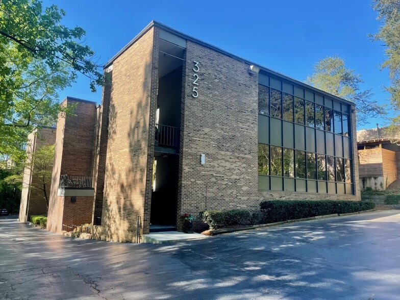 Primary Photo Of 325 Hammond Dr NE, Atlanta Medical For Sale
