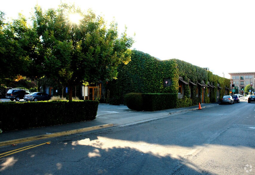 More Photos Of 205 5th St, Santa Rosa Freestanding For Sale