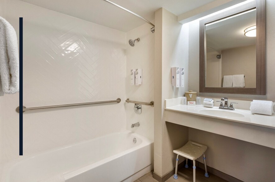 More Photos Of 3704 E Irvington Rd, Tucson Hotel For Sale