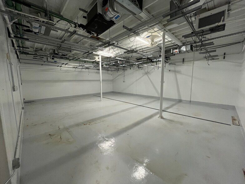 More Photos Of 155 Vallejo St, Denver Industrial For Lease