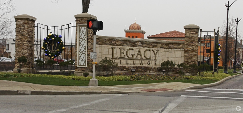 More Photos Of 24149-25389 Cedar Rd, Lyndhurst Unknown For Lease