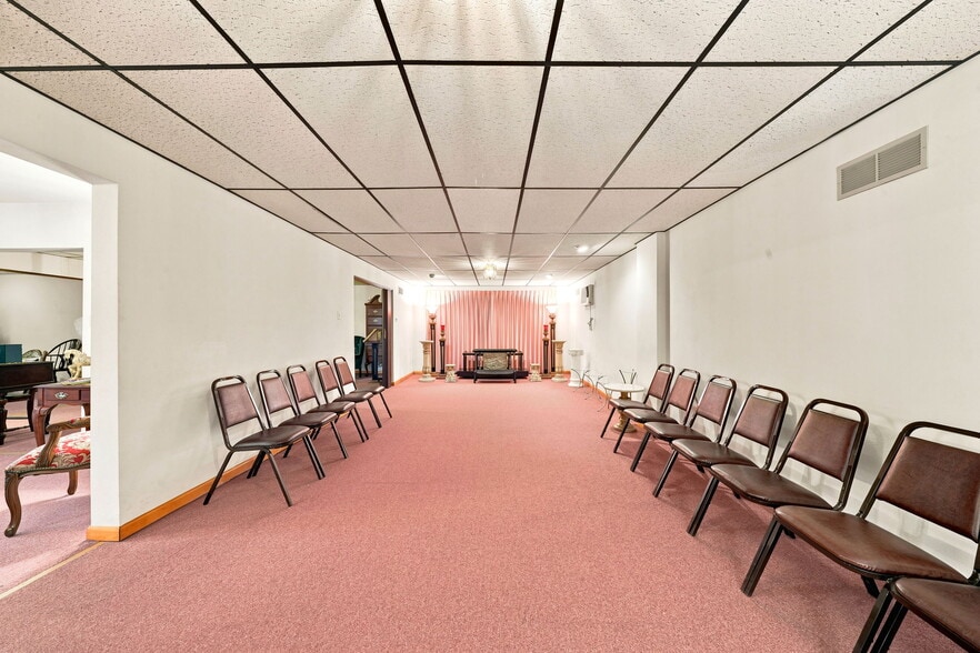 More Photos Of 557 Unity Center Rd, Pittsburgh Funeral Home For Sale