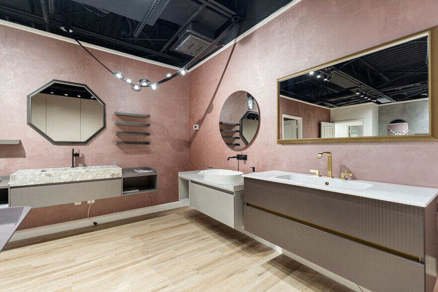 More Photos Of 800 Harbour Dr, Naples Office For Lease