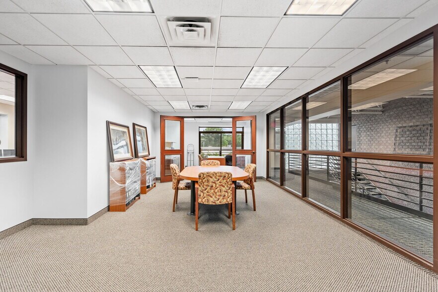 More Photos Of 2905 Lexington Ave S, Eagan Flex For Sale