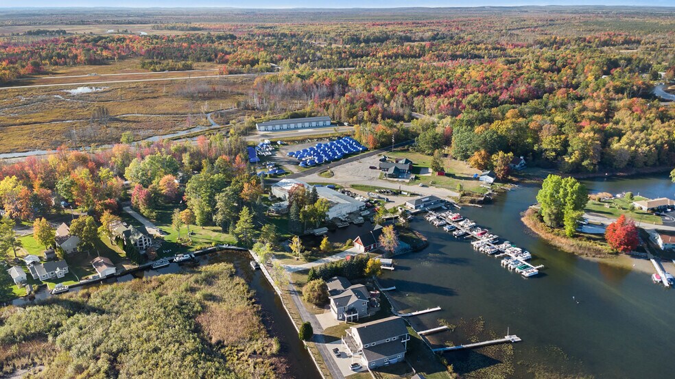 More Photos Of 13710 W Shore Dr, Houghton Lake Marina For Sale