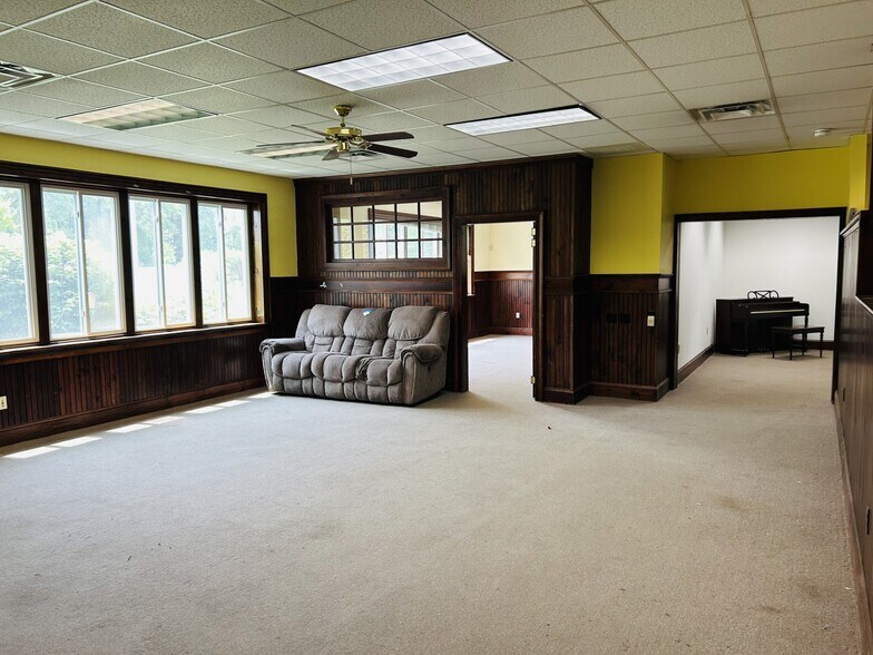 More Photos Of 2545 Rt-40, Greenwich Office For Sale