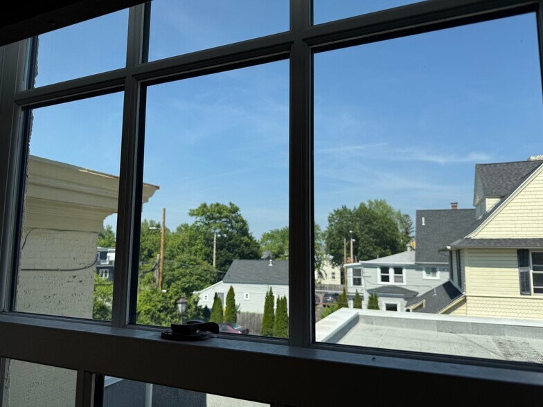 More Photos Of 27 Main St, Kingston Bank For Sale