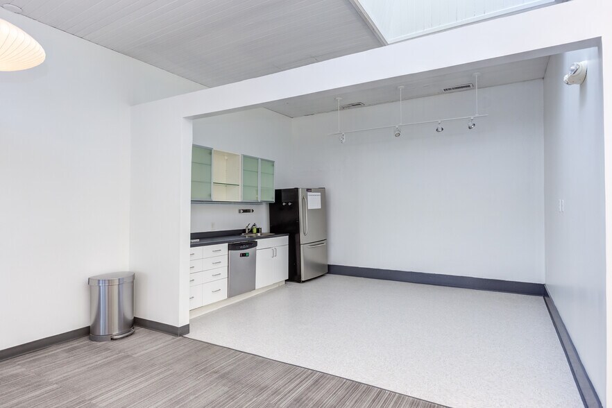 More Photos Of 202 Rigsbee Ave, Durham Office Residential For Lease