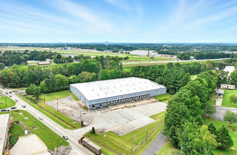 Primary Photo Of 1242 W Ridge Rd, Gainesville Service For Lease