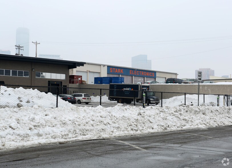 More Photos Of 401 Royalston Ave, Minneapolis Manufacturing For Lease