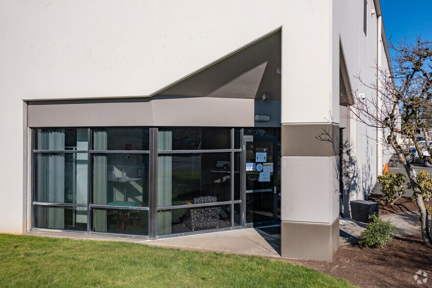 More Photos Of 9445 SW Ridder Rd, Wilsonville Warehouse For Lease