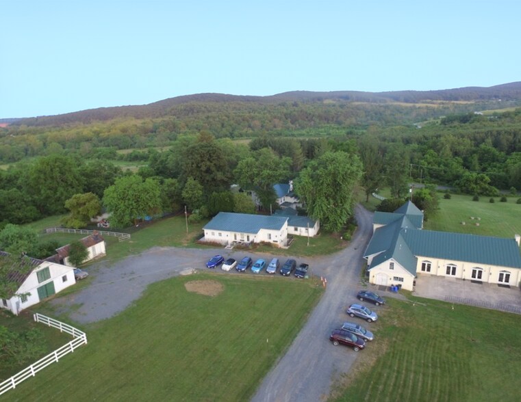 More Photos Of 23130 Briar Patch Ln, Middleburg Hospitality For Sale