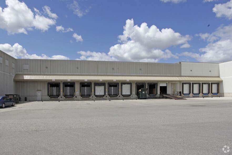 More Photos Of 190 Statesman Dr, Mississauga Warehouse For Lease