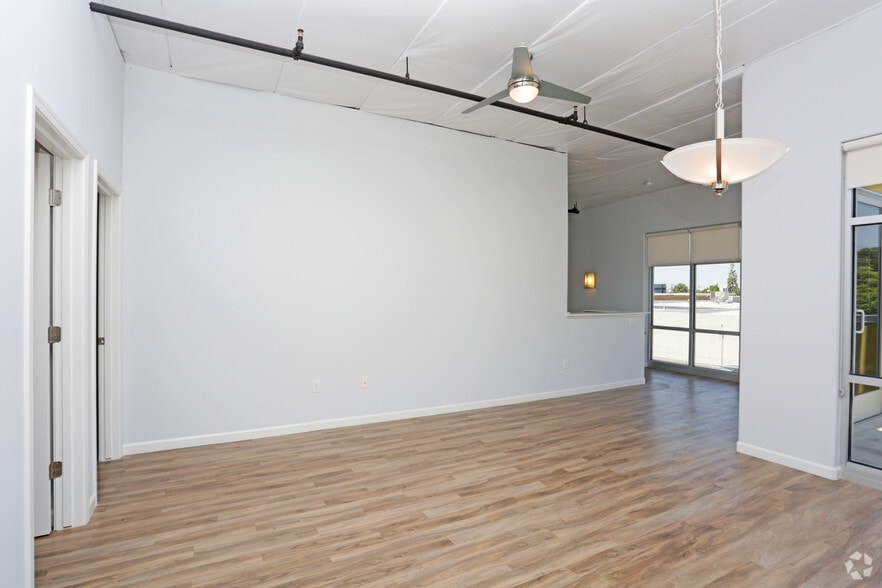 More Photos Of 1759 Fulton St, Fresno Apartments For Sale