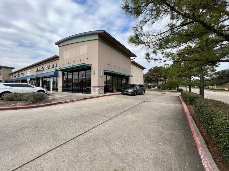 More Photos Of 9025 N Sam Houston Pky E, Humble Unknown For Lease