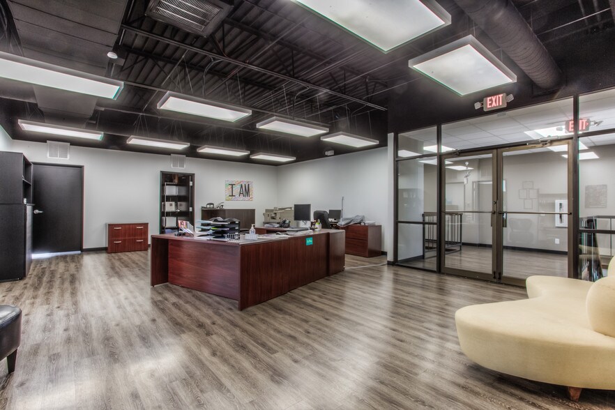 More Photos Of 6464 Brentwood Stair Rd, Fort Worth Office For Sale