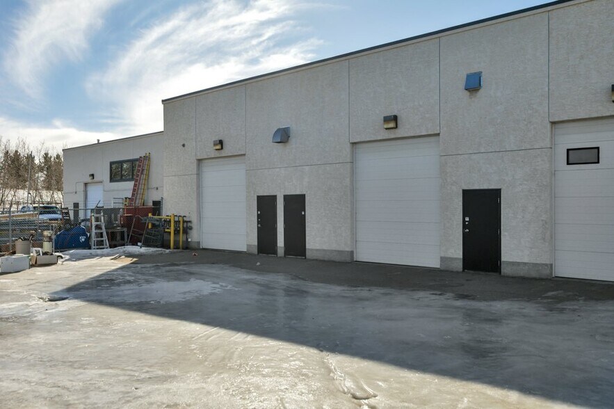 More Photos Of 4403-4413 94 St NW, Edmonton Light Distribution For Sale
