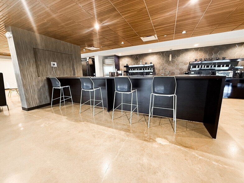 More Photos Of 100 Franklin Sq Dr, Somerset Office For Lease