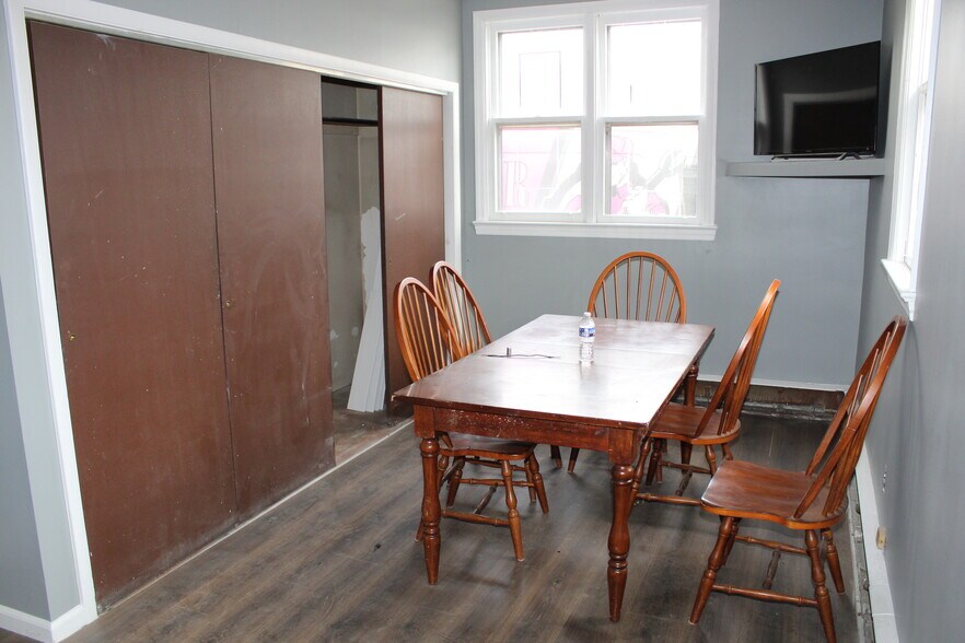 More Photos Of 5112 Umbria St, Philadelphia Light Manufacturing For Lease