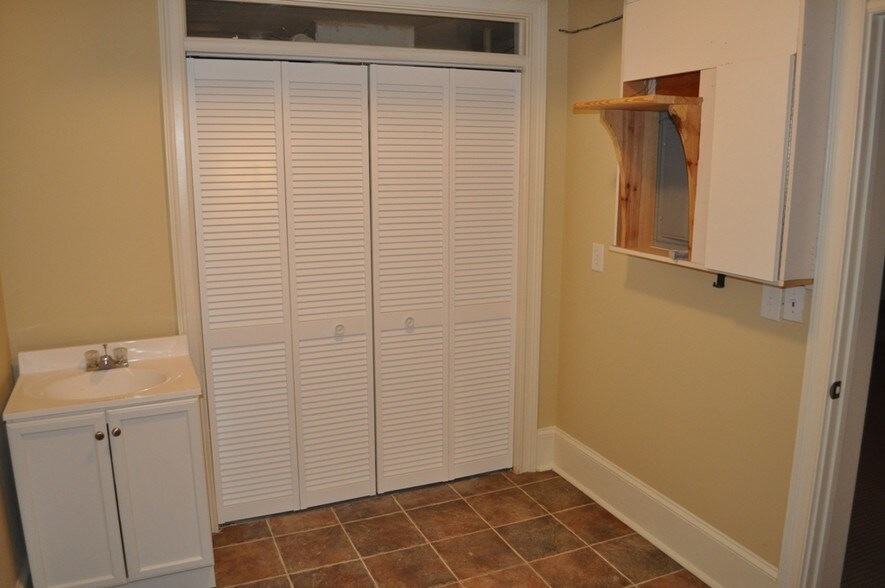 More Photos Of 4330 S Lee St, Buford Medical For Lease