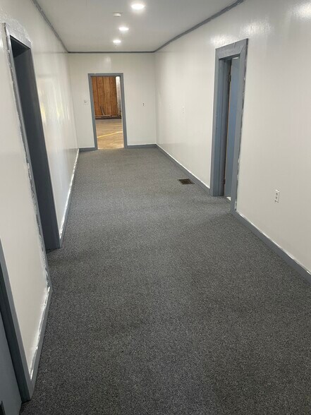 More Photos Of 10 Rhoda St, Farrell Flex For Lease