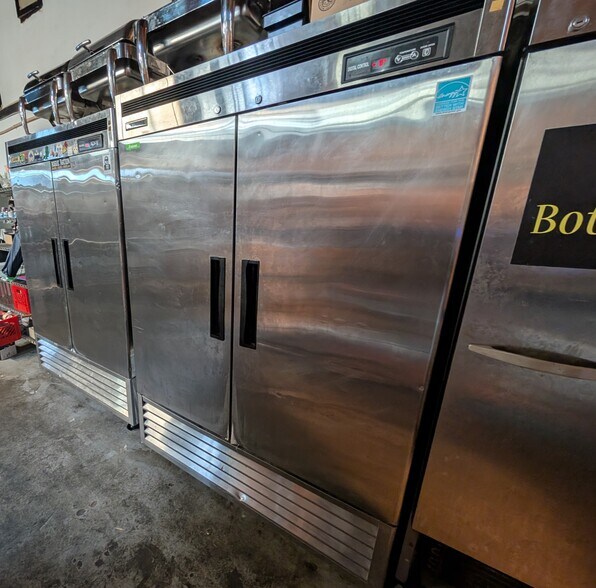 More Photos Of 930 SE 9th Ave, Portland Warehouse For Lease