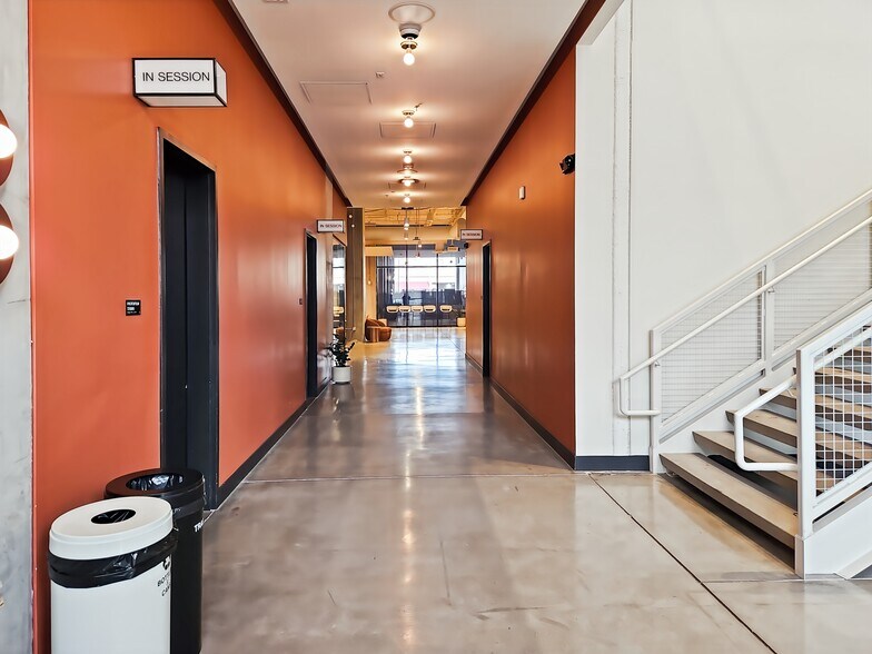 More Photos Of 200 W Monroe St, Phoenix Coworking Space