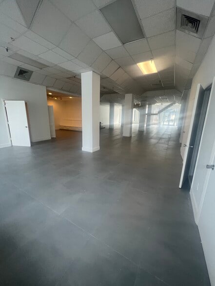 More Photos Of 49 N Federal Hwy, Dania Storefront Retail Office For Lease