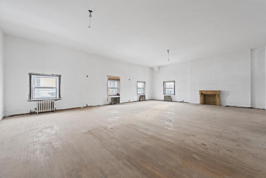 More Photos Of 8469 E Jefferson Ave, Detroit Office Residential For Sale