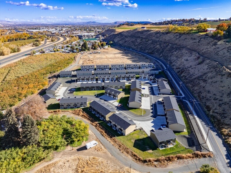 Primary Photo Of 5101 W Powerhouse Rd, Yakima Apartments For Sale
