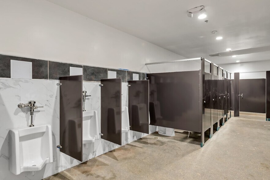 More Photos Of 707 E 7th St, Los Angeles Manufacturing For Lease