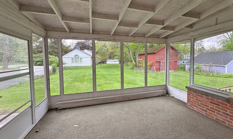 More Photos Of 32440 Franklin Rd, Franklin Office For Sale