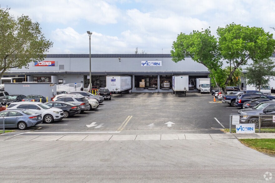 More Photos Of 1400 NW 159th St, Miami Gardens Distribution For Lease