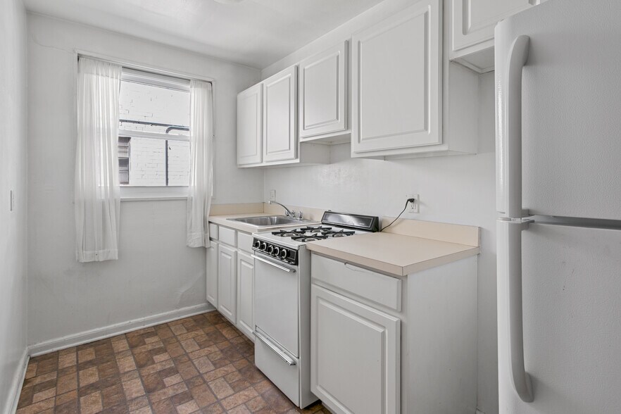 More Photos Of 1823-1825 E Capitol St SE, Washington Apartments For Sale