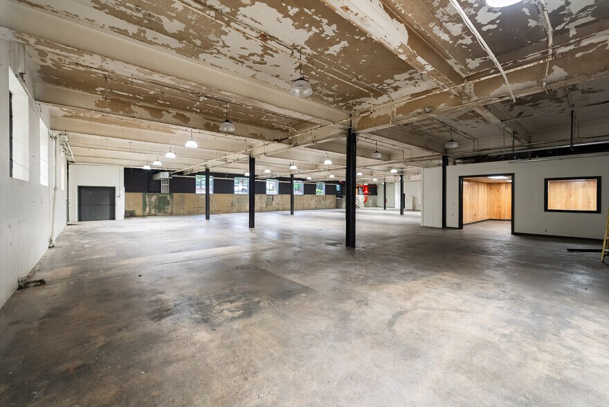 More Photos Of 1801 Rutherford Rd, Greenville Light Manufacturing For Lease